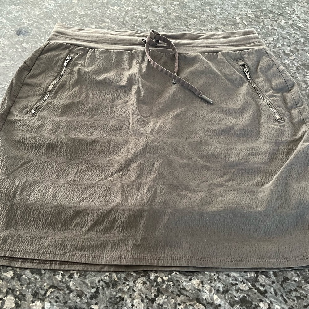 Athleta Charcoal Skirt with Zipper Pockets